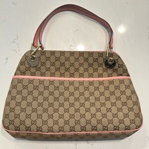 Gucci Signature bag